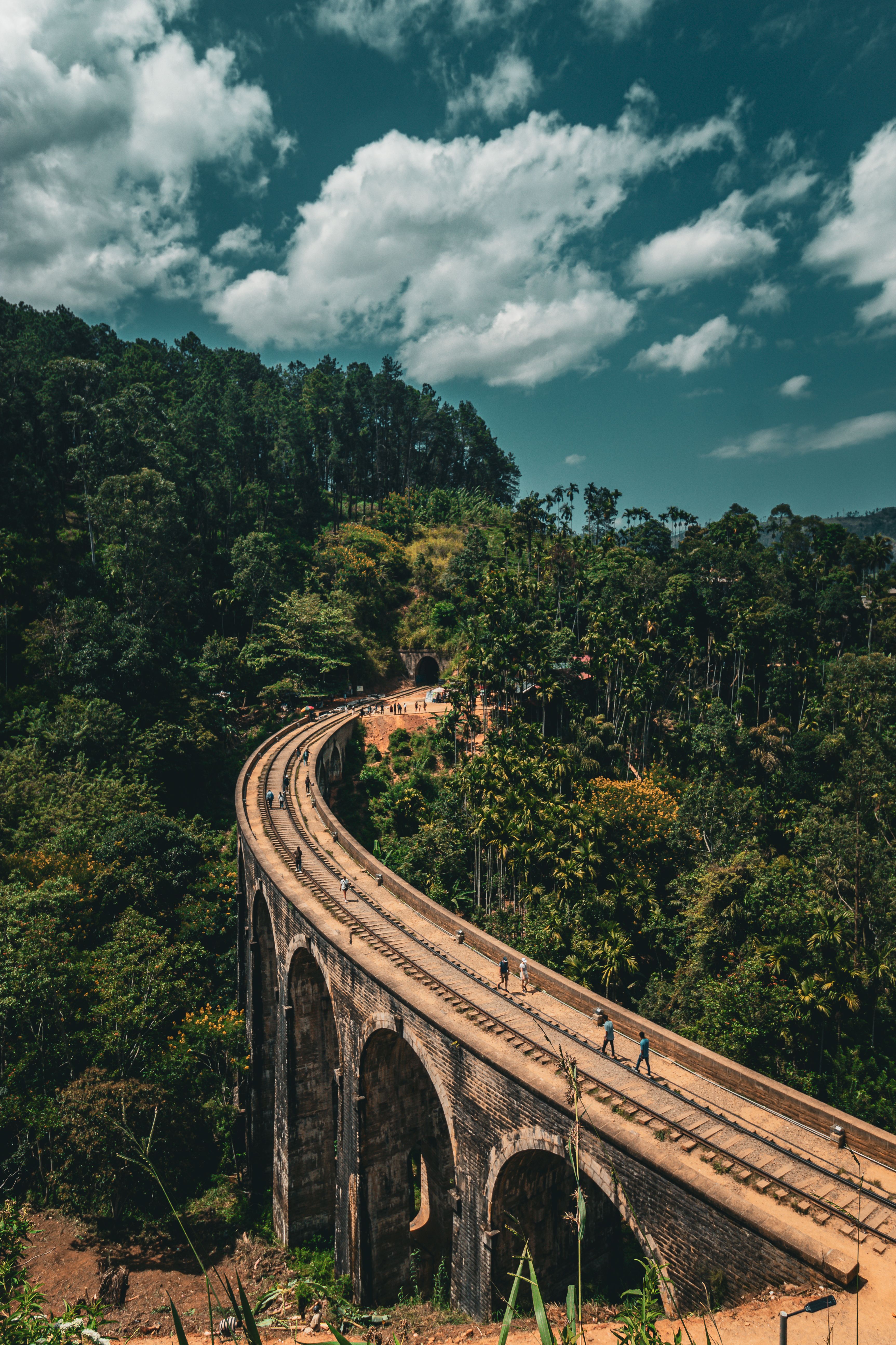 The Nine Arch Bridge winding through the Ella jungle